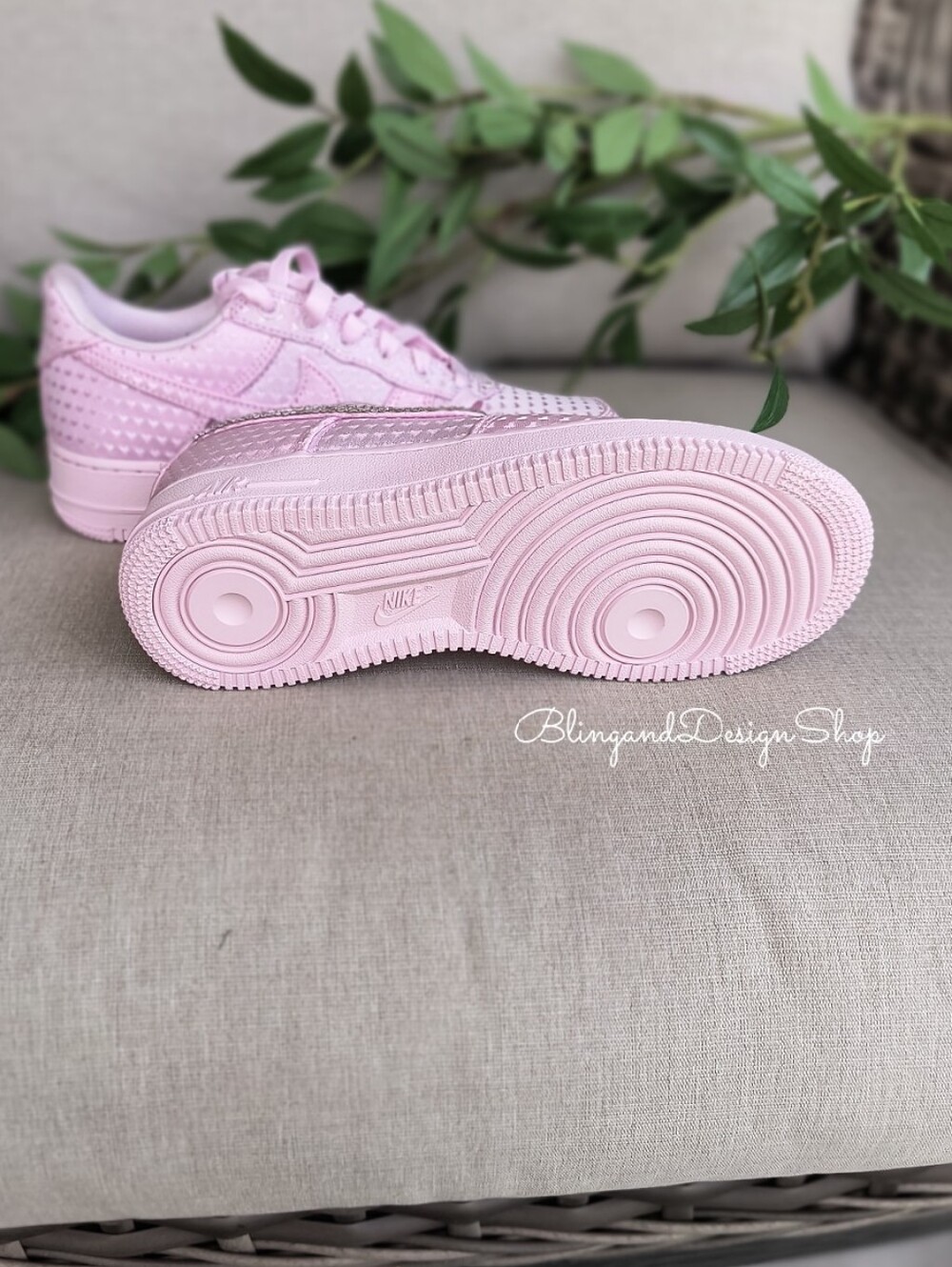 Women's Nike Air Force 1 Hearts Valentine's Day Custom Sneakers With Crystals - Picture 6 of 8